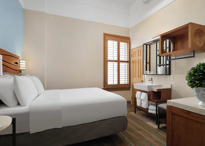 Catalina Island Inn